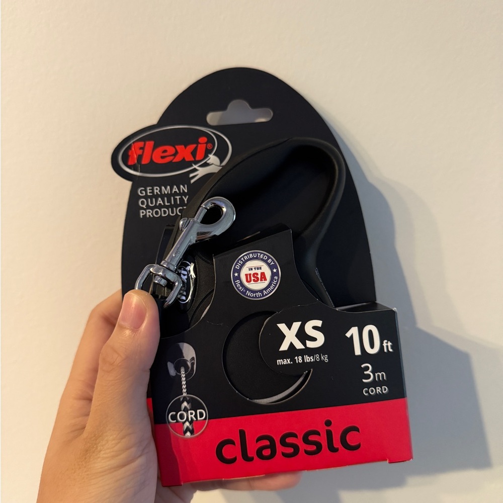 Flexi Retractable Leash with Black Cord